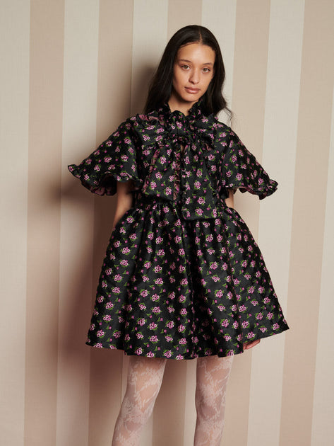 スーツ・フォーマル・ドレス Sister Jane Lucie Ruffle Sleeve Dress Sister Jane bow front jacquard midaxi dress in red and black