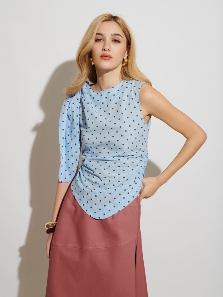 <b> < b> Farah Polka Dot Top