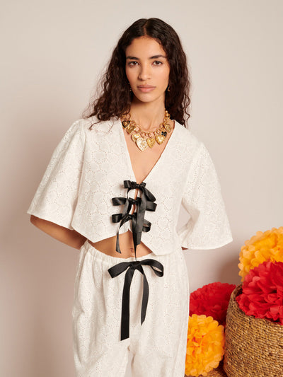 Blanca Broderie Anglaise Top Pearled White / Z