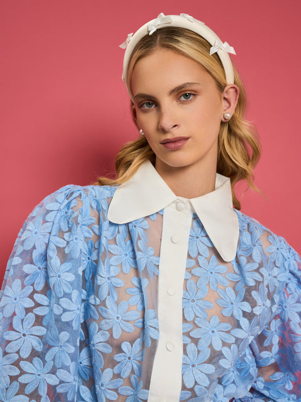 <b>DREAM</b> Sky Lily Embroidered Blouse