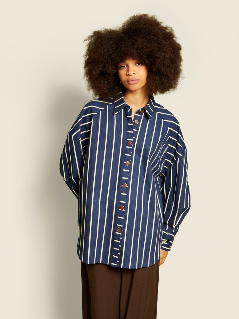 <b> < b> Aya Stripe Raglan Shirt
