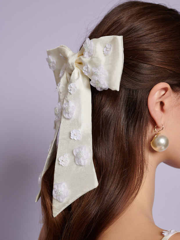 Forget Me Not Hair Bow Pearled White / Z