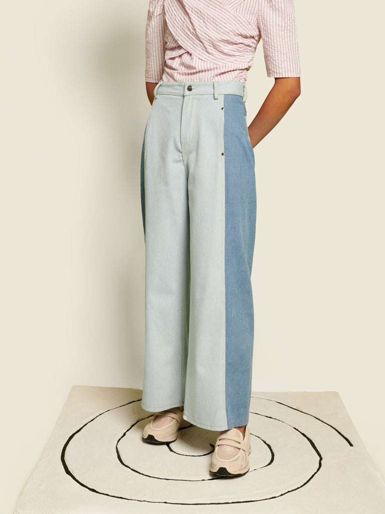 <b> < b> Deia Denim Jeans