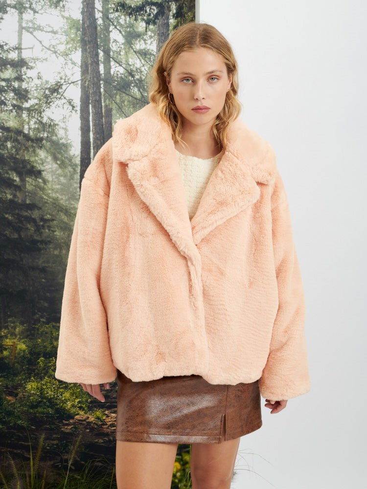 <b> < b> Veronica Faux Fur Coat